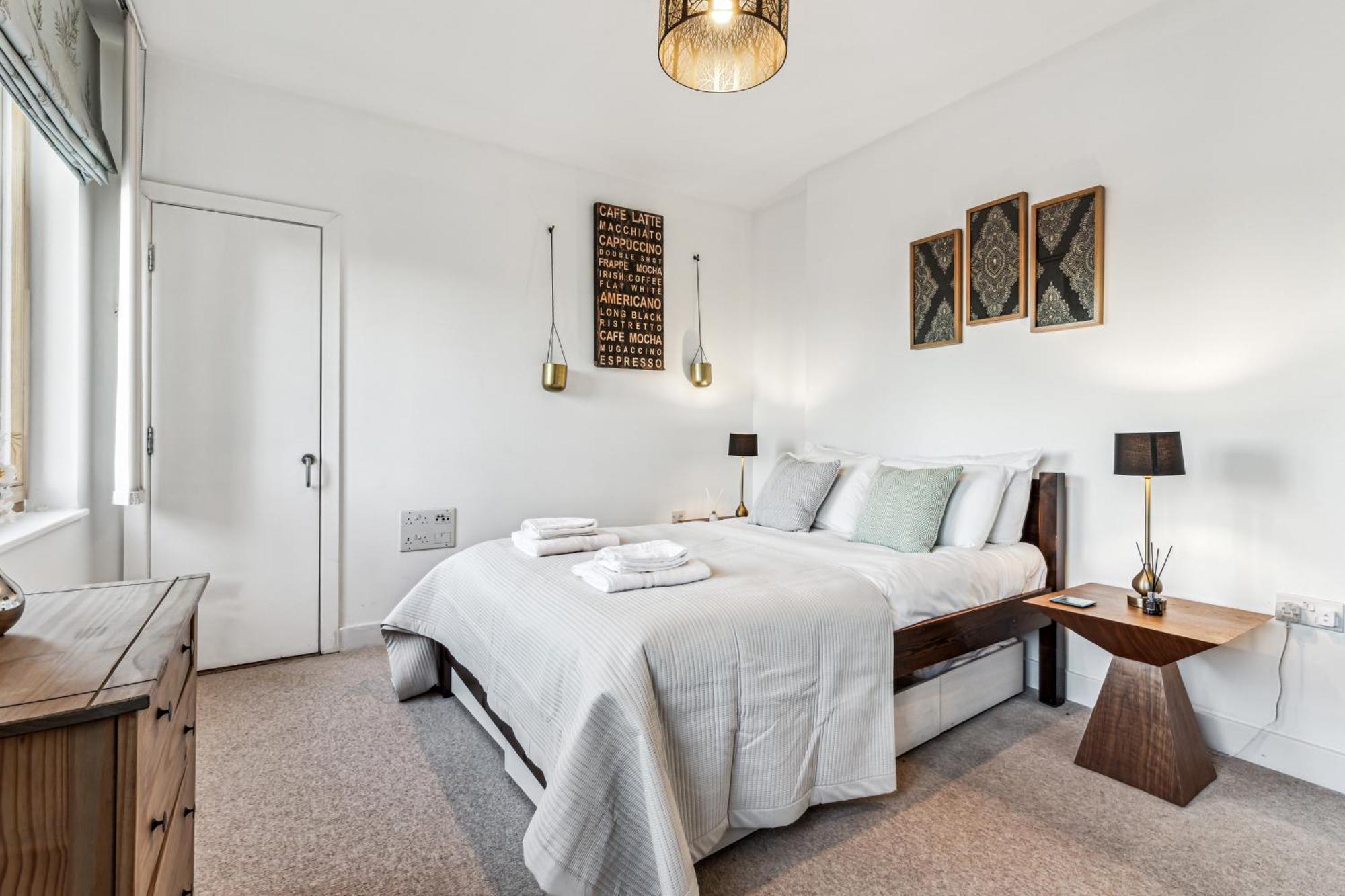 Modern Designed 2 Bed Penthouse Sleeps Five Apartamento *