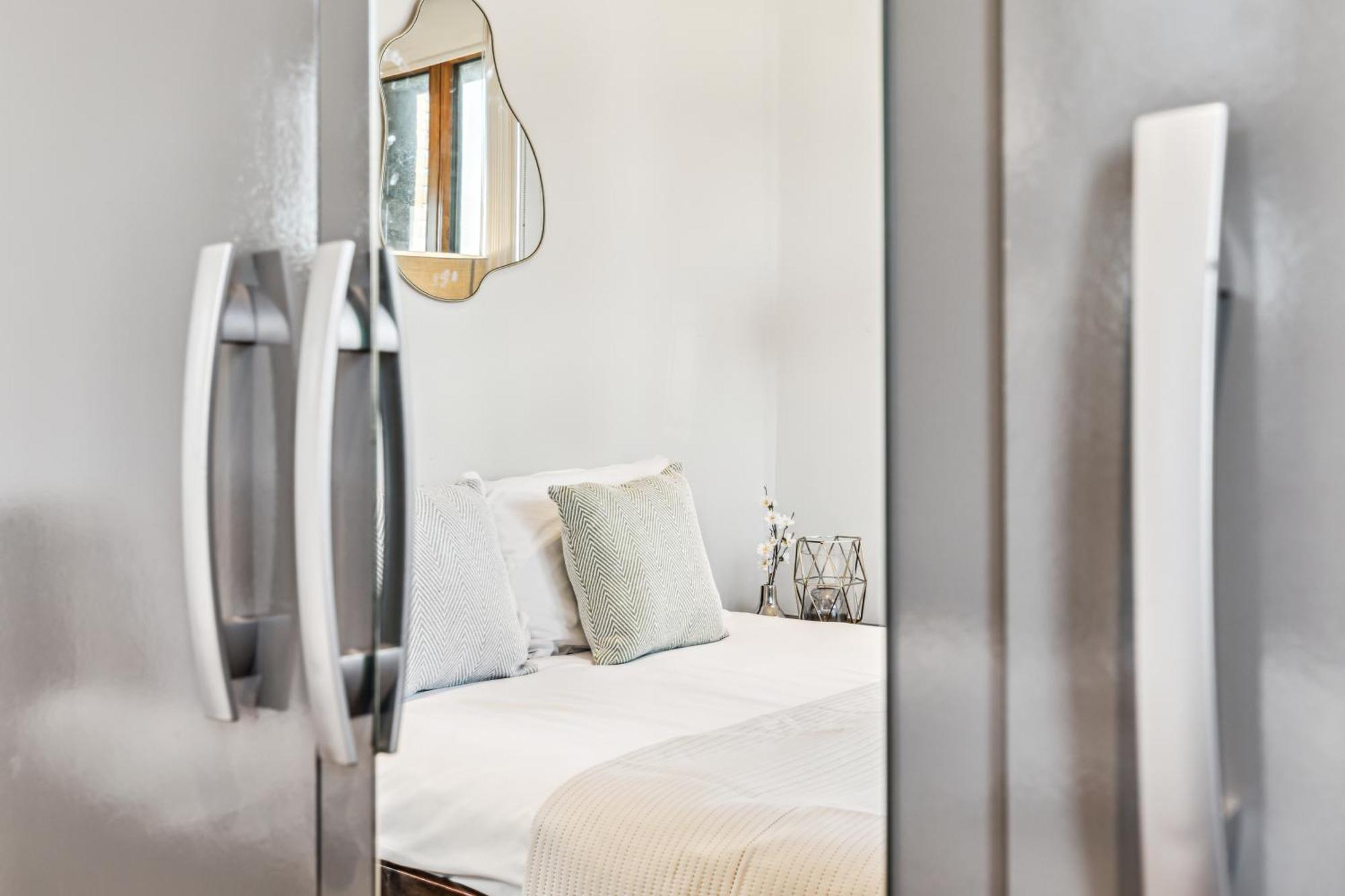 Modern Designed 2 Bed Penthouse Sleeps Five Apartamento Londres